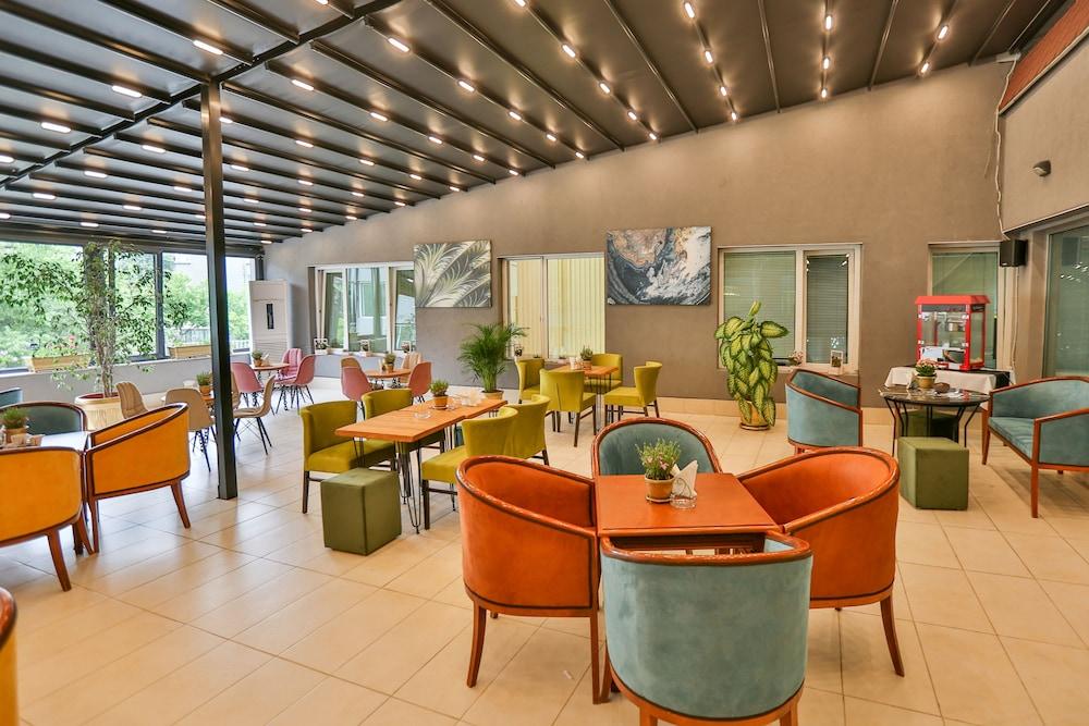 Hotel Terra Europe Brontes