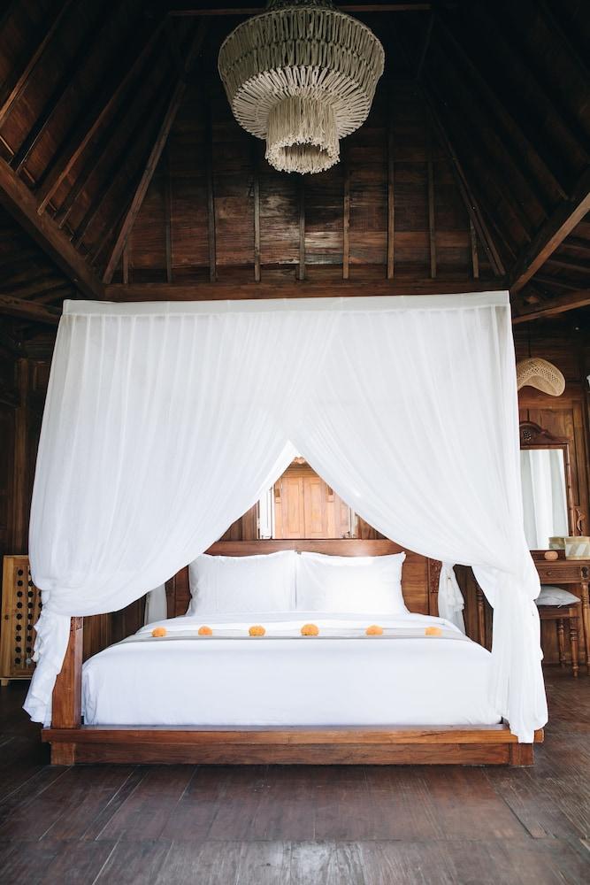 White Tortoise Eco Villa's