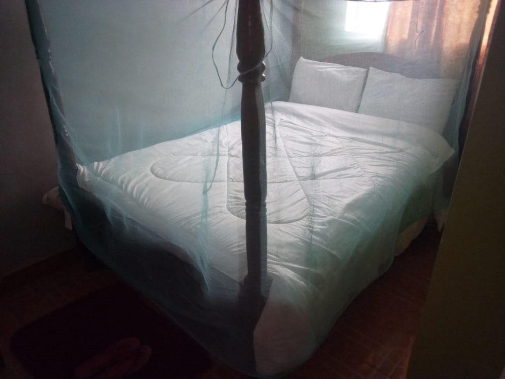 The Plateau Breeze Hotel