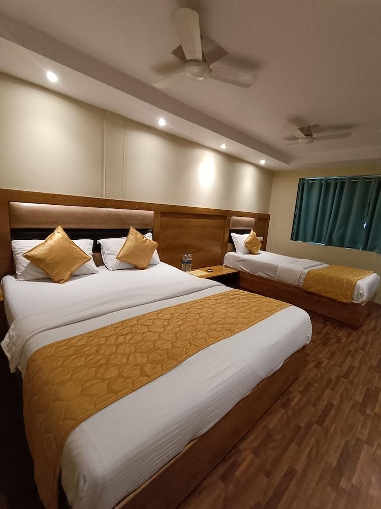 Hotel Rishi International