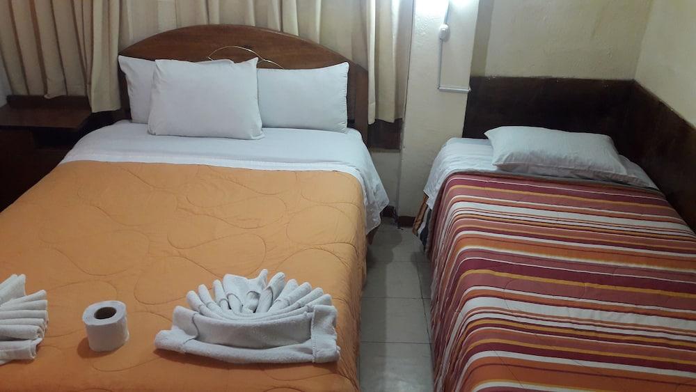 Yuri's Sambleño II Hostel