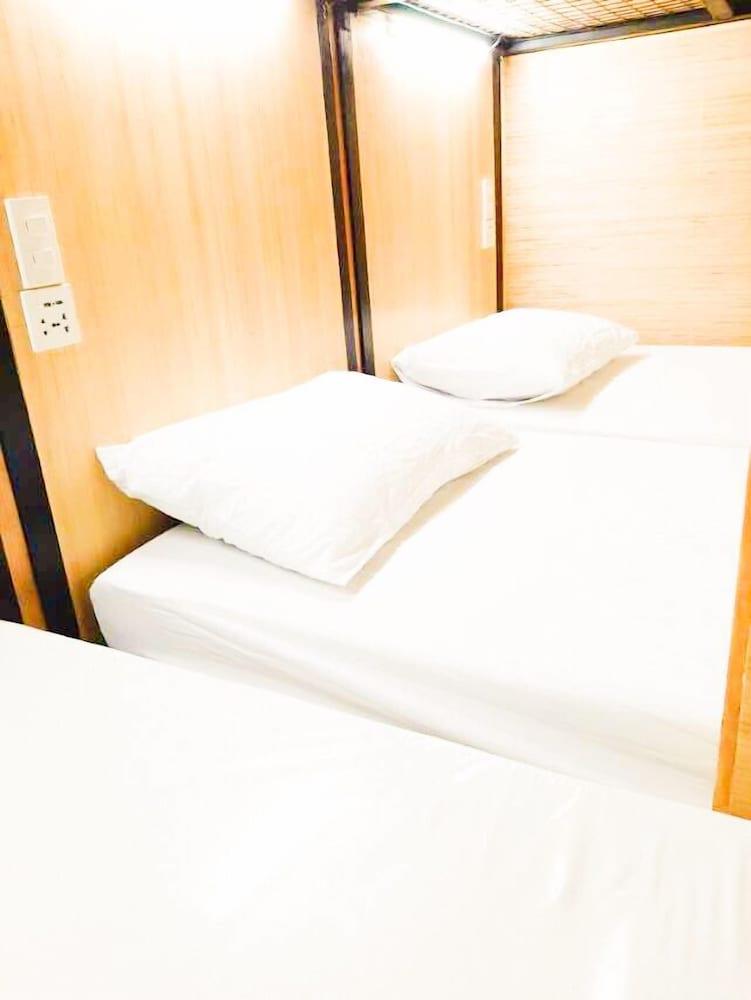 Chiasti Capsule Hostel - Adults Only