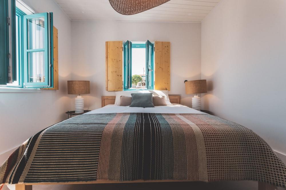 Azenhas do Mar West Coast Design & Surf