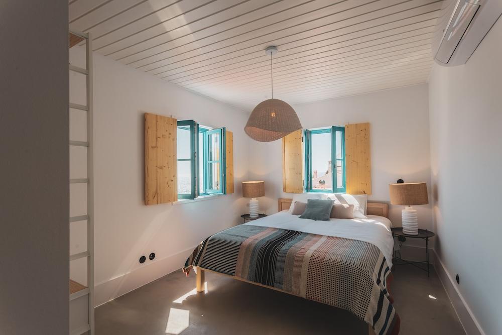 Azenhas do Mar West Coast Design & Surf