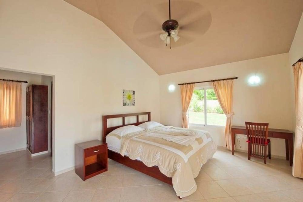 Privacy and Comfort Luxury 6 Bedroom Villa