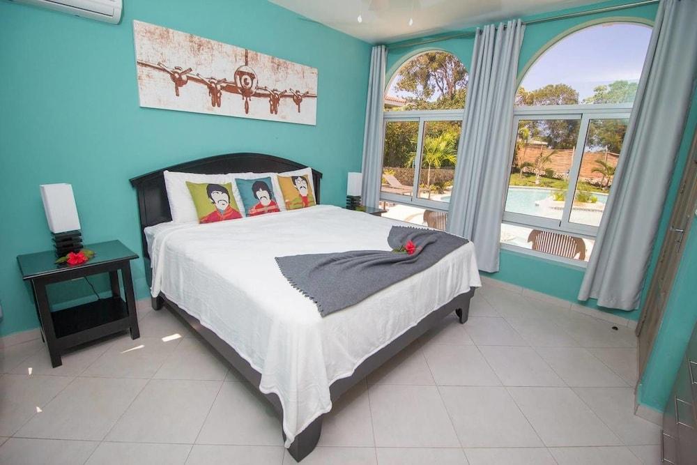 One of a Kind 6 Bedroom Luxury Villa