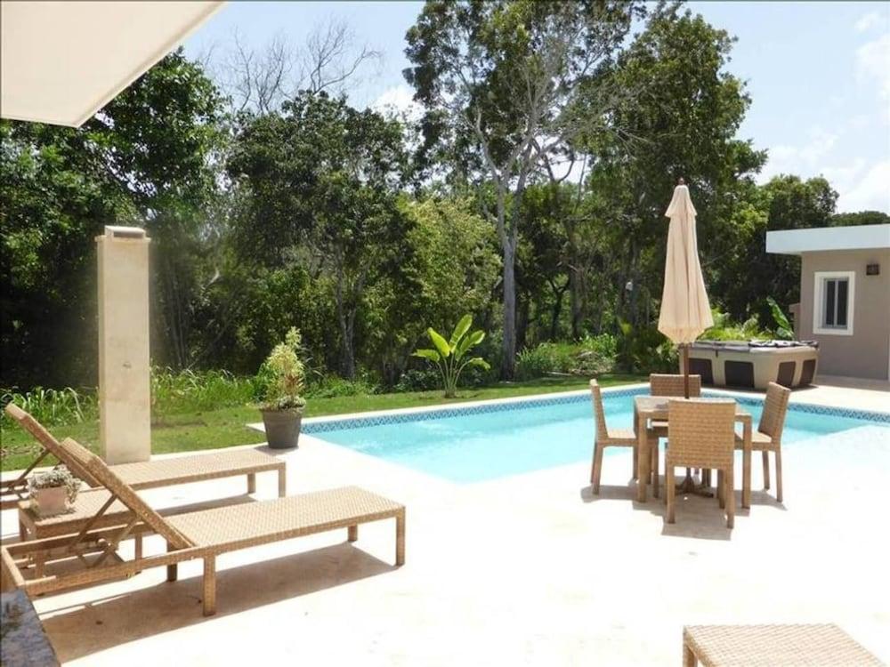 Fantastic 4 Bedroom Villa With Pool