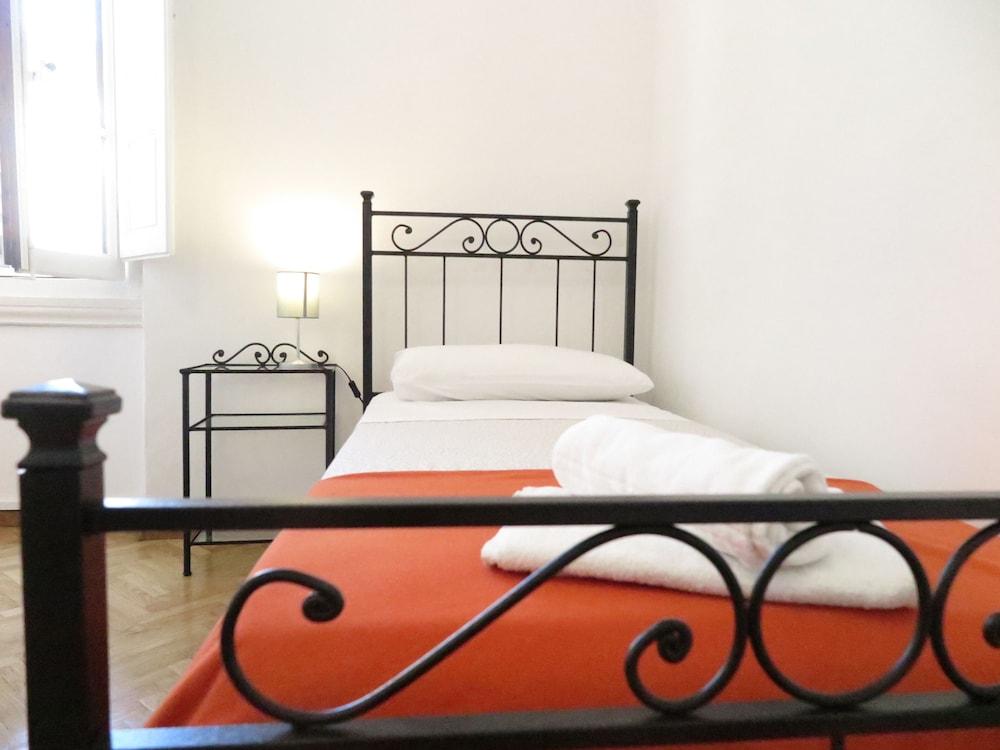 Wine Apartments Florence Merlot