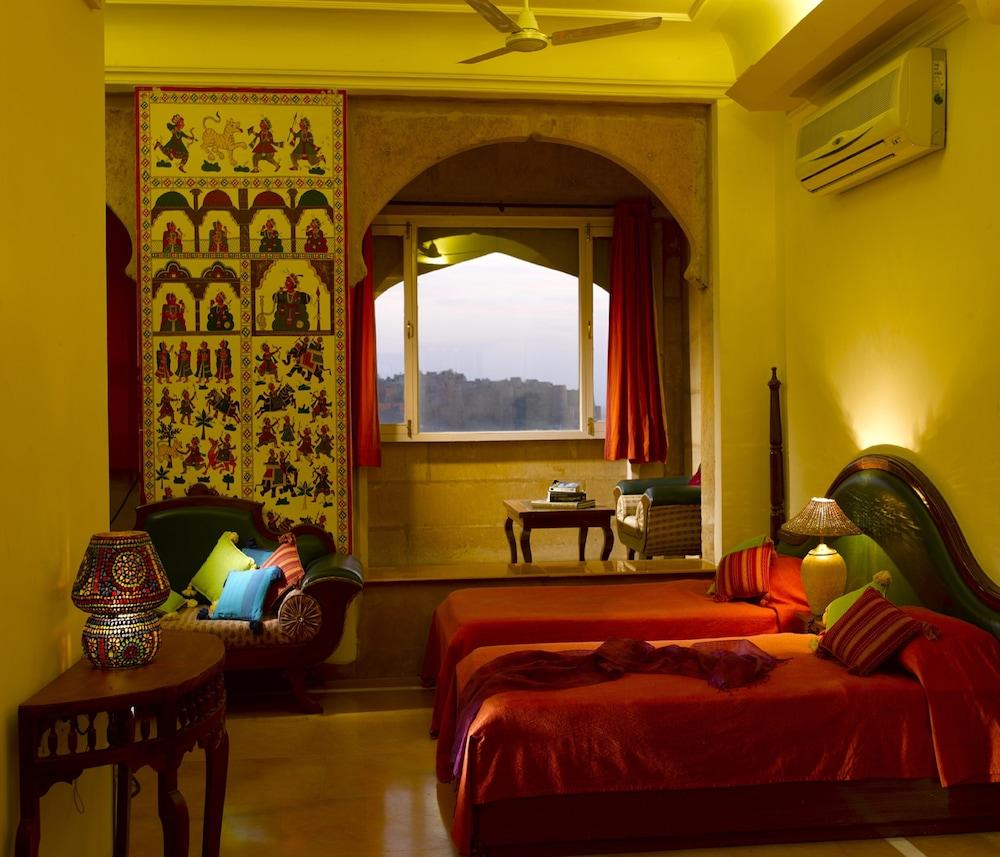 Hotel Narayan Niwas Palace