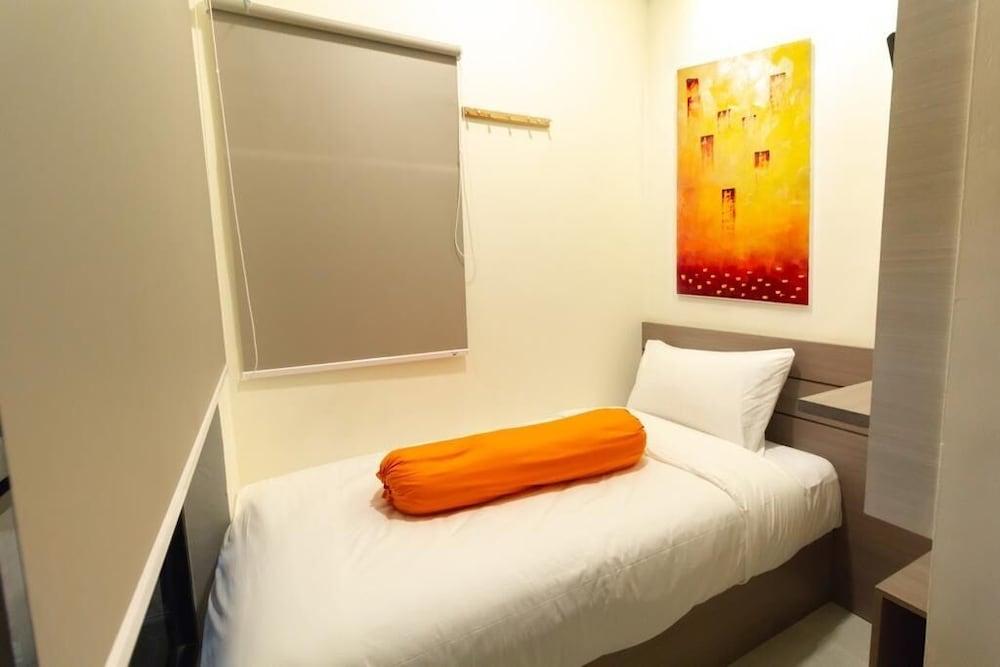 Front One Residence Syariah Mampang