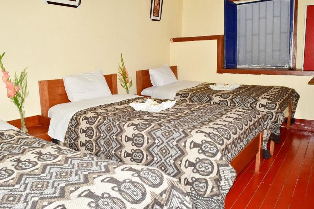 Deyvi's House Hostel De Plaza