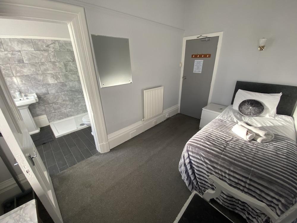 St Andrews House Hotel