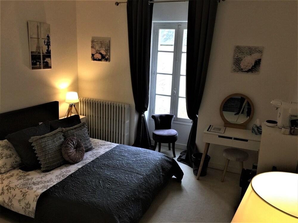 Vue du Château D'excideuil