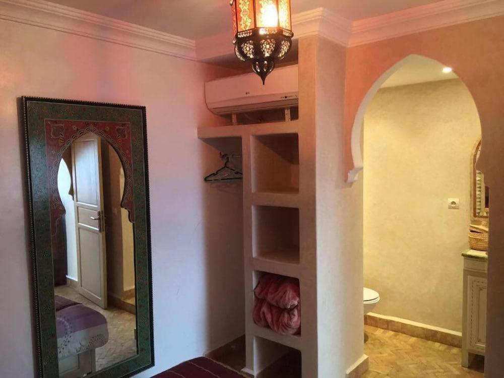 Beach side 3 Bedrooms Riad  Ref 1092