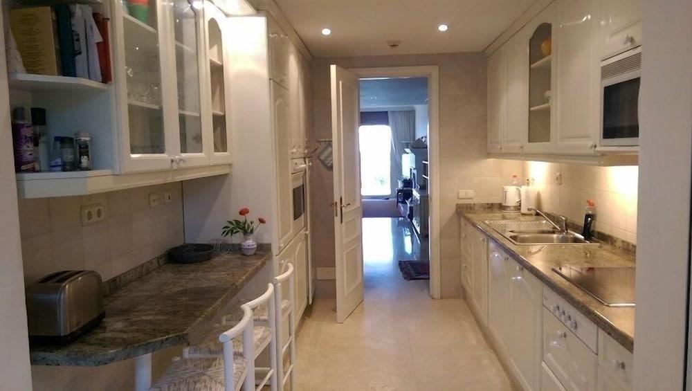 Grand Front Line Location Apartment- Heated Pool