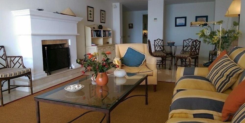 Grand Front Line Location Apartment- Heated Pool