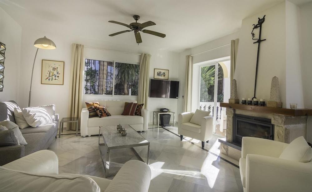 Beautiful Villa Near Beach - Marbella