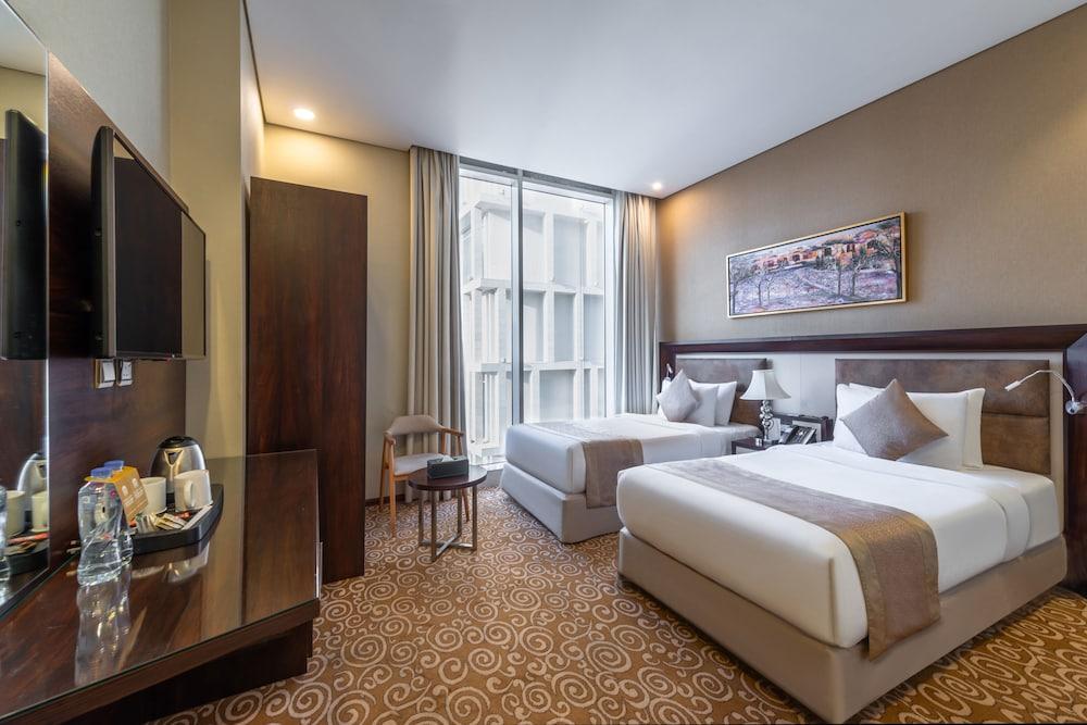 Crowne Rose AlSahafa Hotel