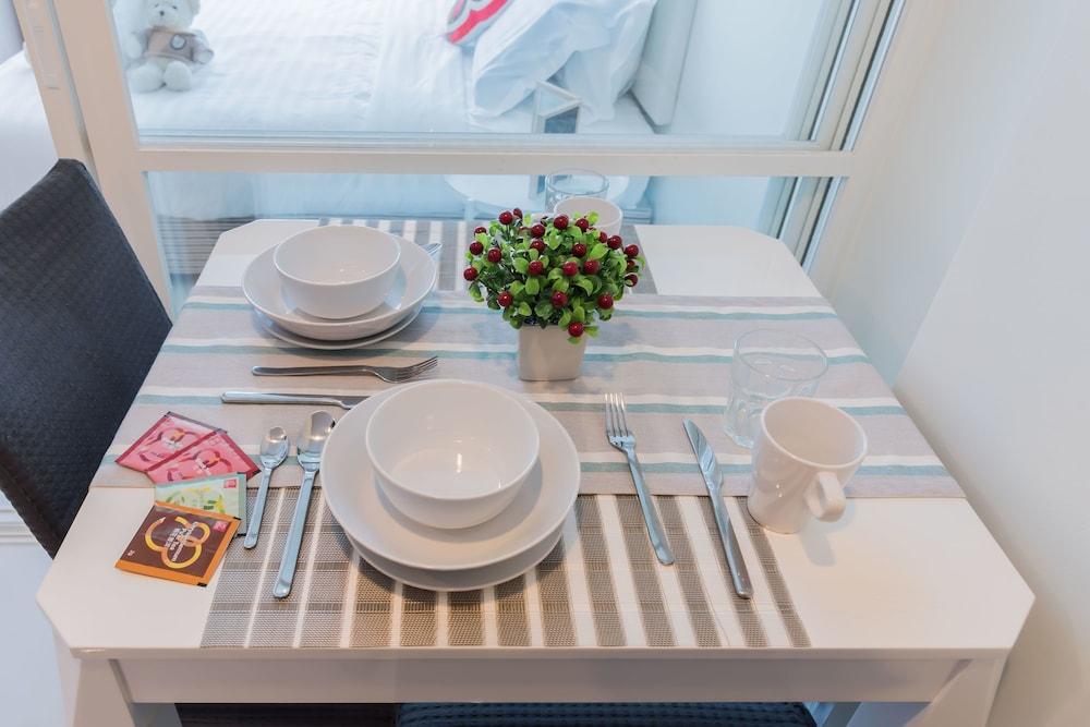 Locals Bangna Elements Srinakarin