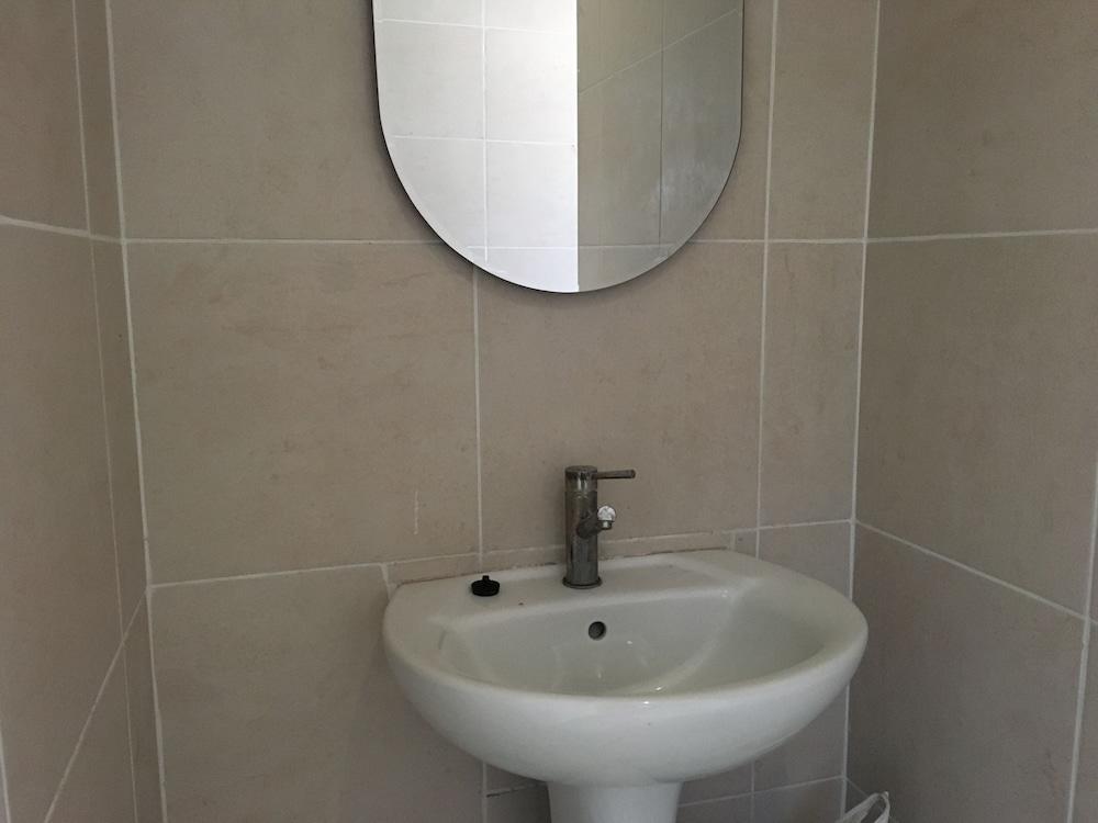 Chaixara Backpackers