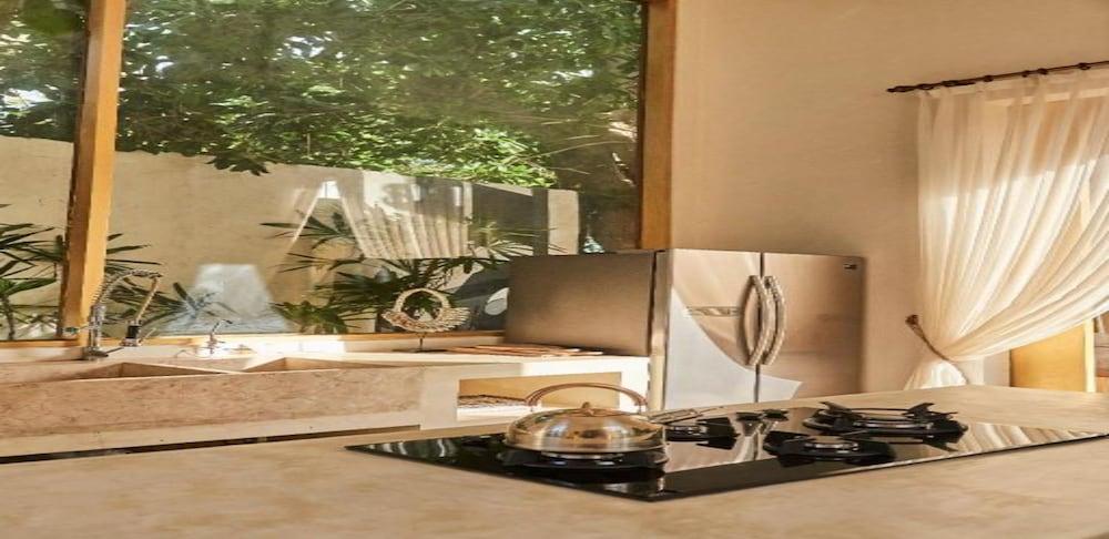 POEM Private Pool Villa