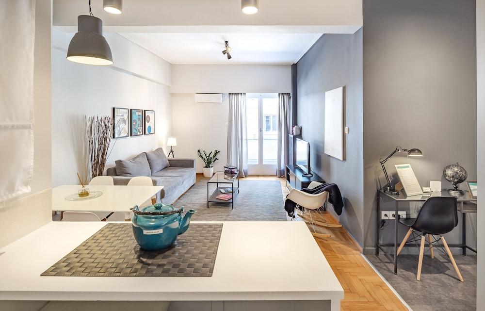 UPSTREET Modern Downtown Flat -Acropolis