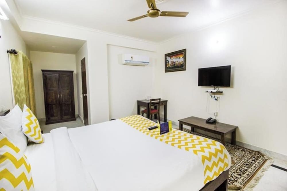 Hotel Dior Near Jal Mahal, Jaipur