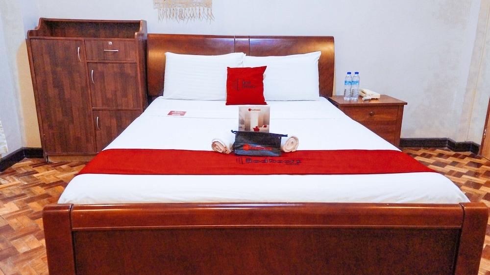 RedDoorz Plus @ Valencia Bohol