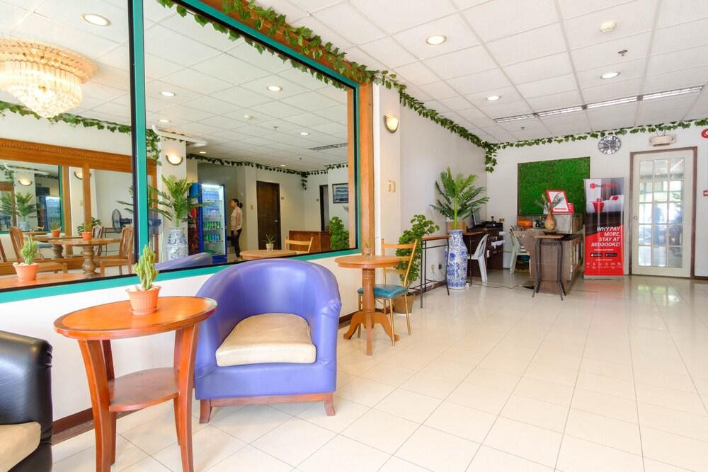 RedDoorz @ Ramos Lacson Street