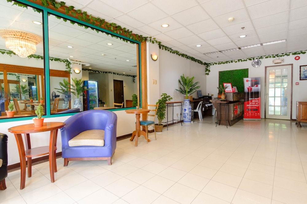 RedDoorz @ Ramos Lacson Street