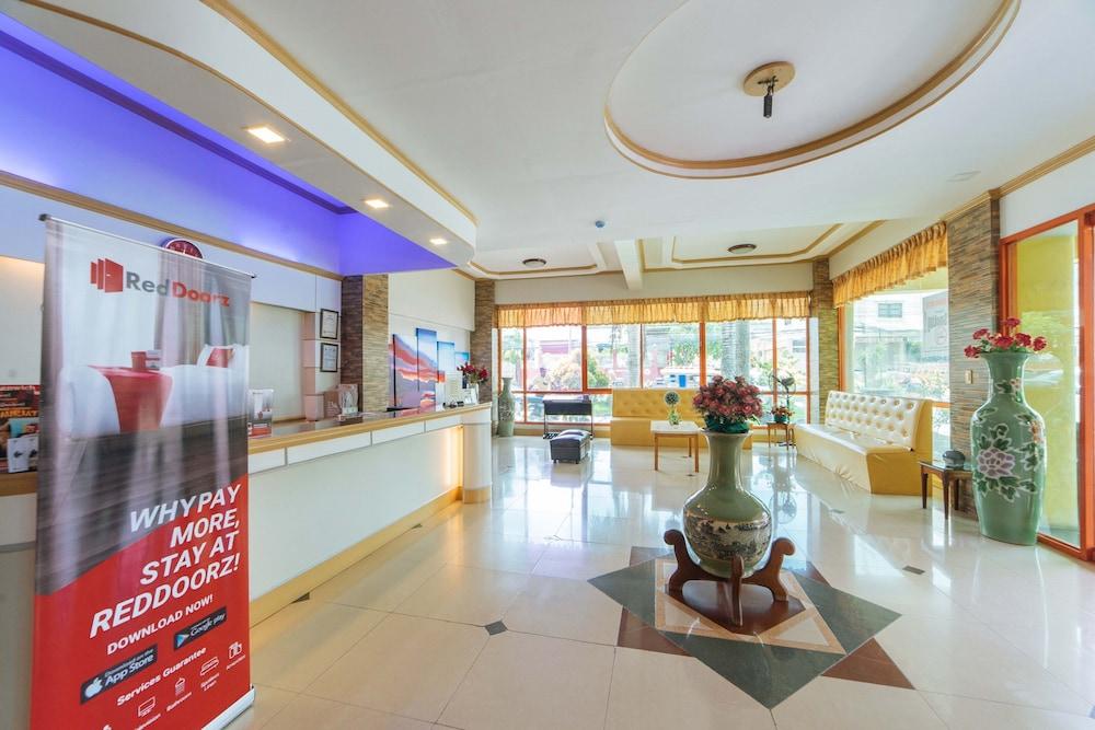 RedDoorz @ Kilometer 1 Roxas City