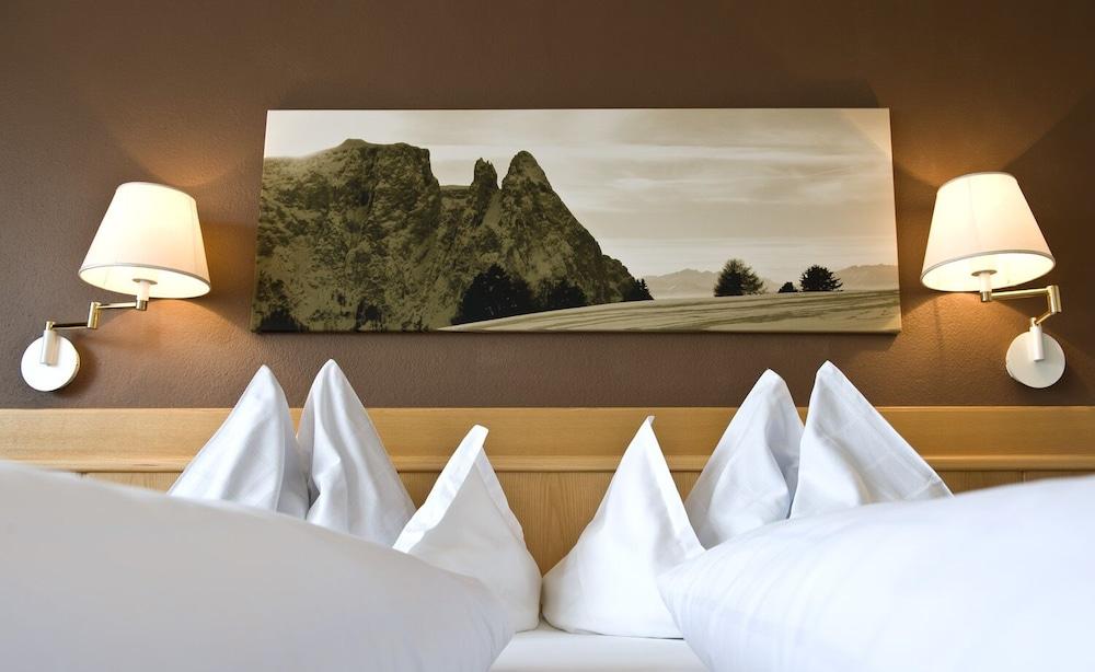 Martina Breakfast Lodge