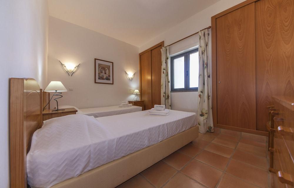 B46 - Marina Park Apartment with Seaview