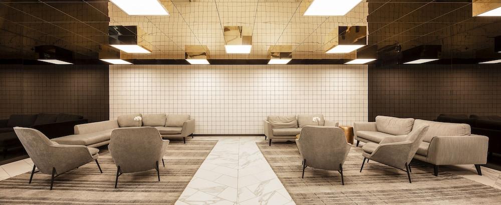 Crown Internation S Collection