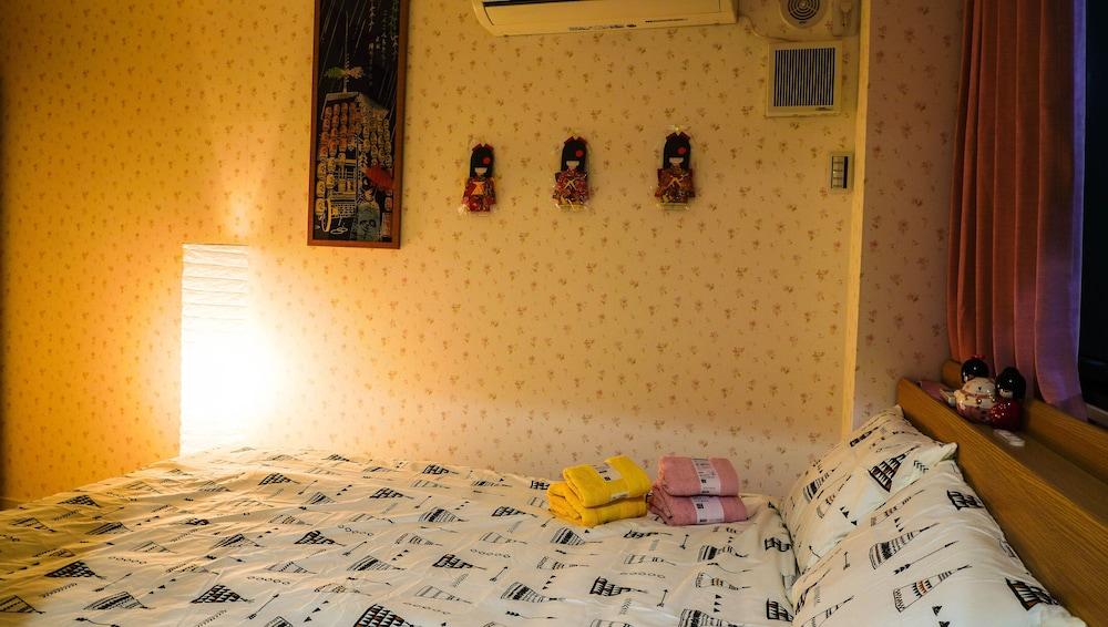 Breeze Shortstay Female Only