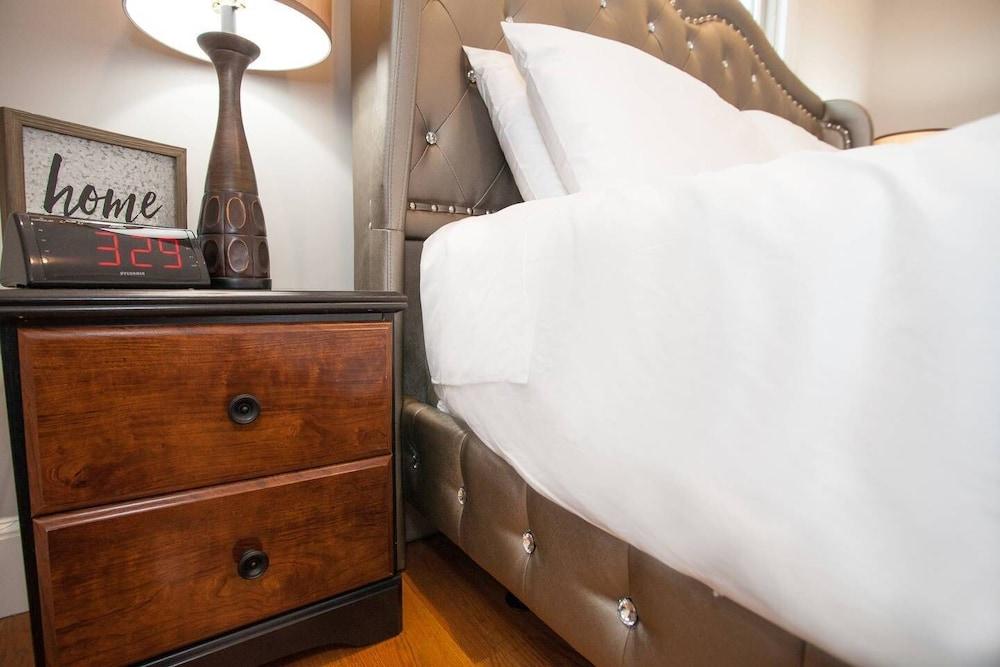 Central Boston 5 Bed 2 Bath North End-sleeps 10