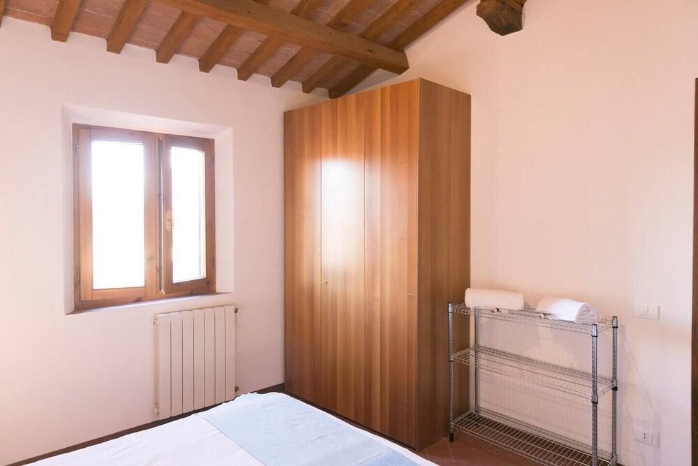 Altido Flat on the Rooves