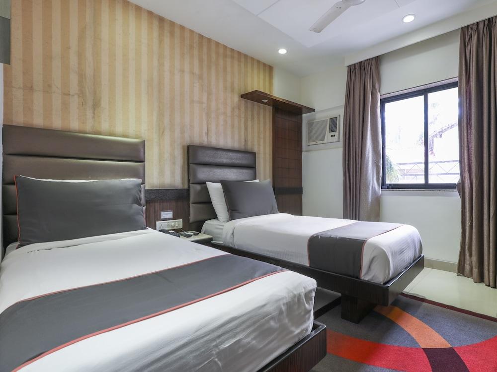 Collection O 49753 Hotel Supreme