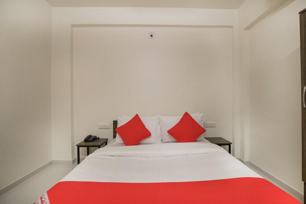 OYO Flagship 39798 Nirmala Convent Road