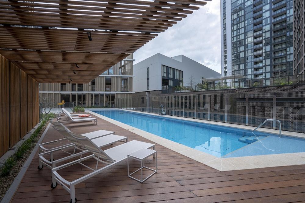 Modern Apartment in Darling Harbour