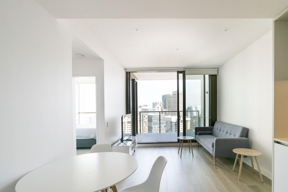Modern Apartment in Darling Harbour