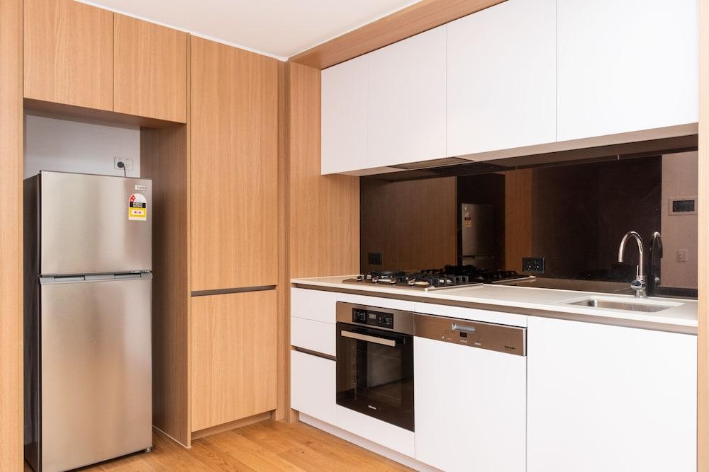 Modern Apartment in Darling Harbour