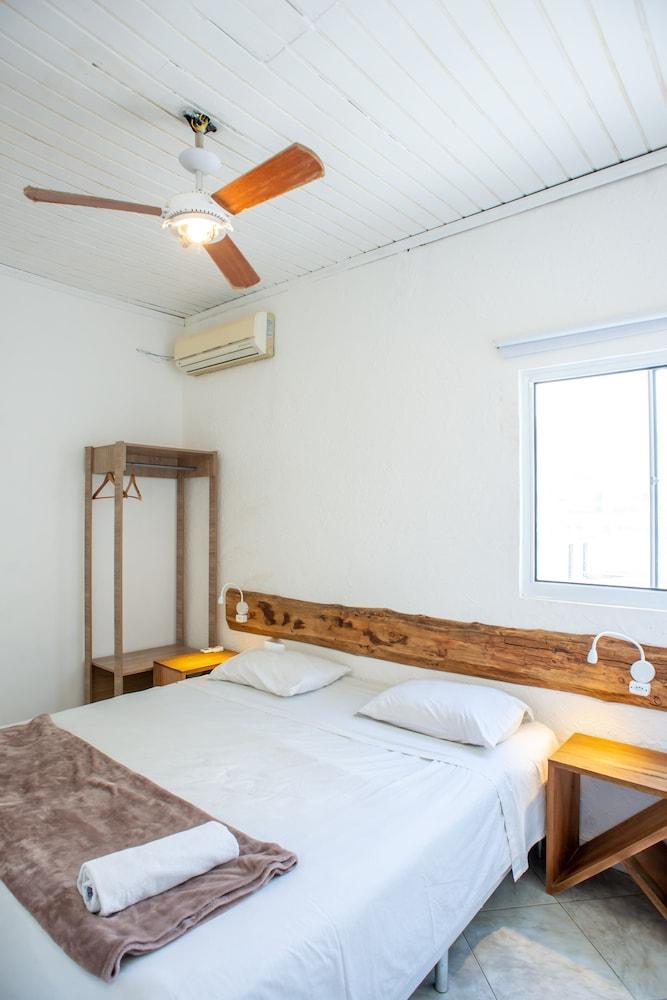 LONGBOARD PARADISE SUITES