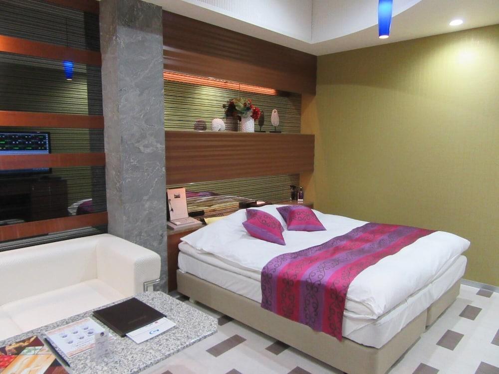 HOTEL S-CUBE - Adults Only