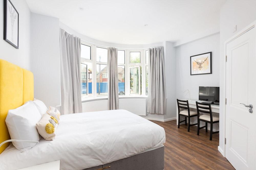 Austin David Apartment Harrow