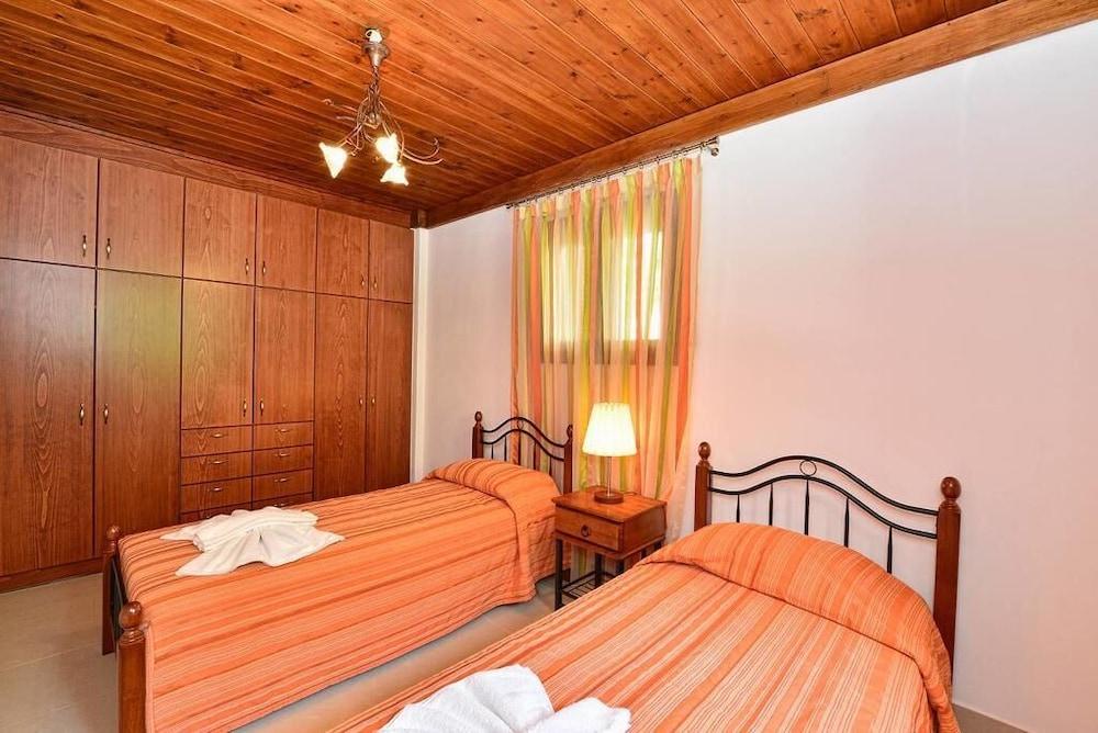 Grecian Villas Chania