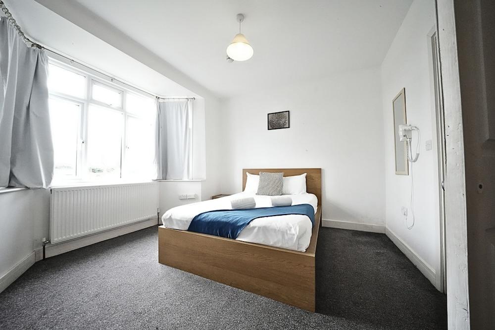 The Great Airport Place