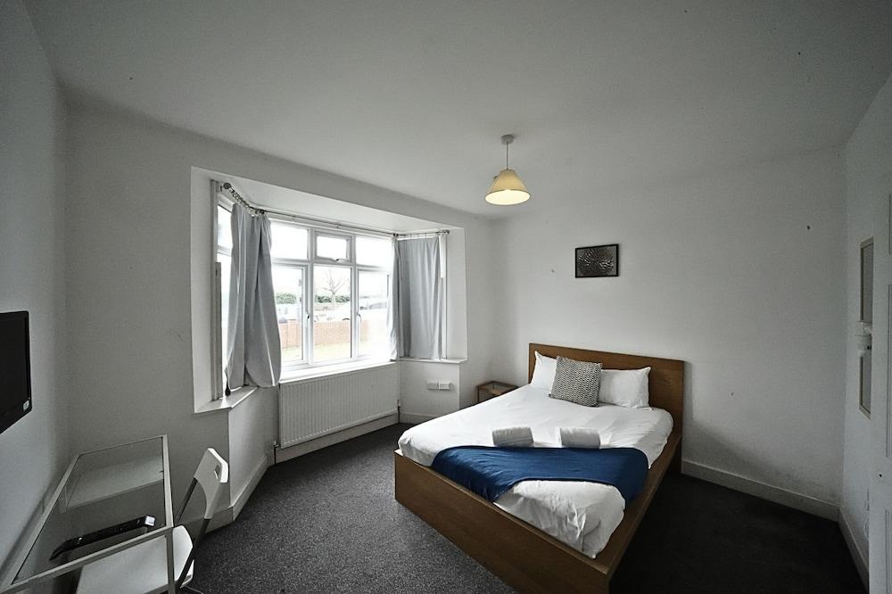 The Great Airport Place