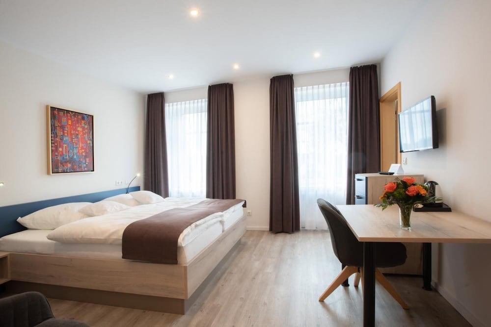 Caesaro Hotel & Pizzeria