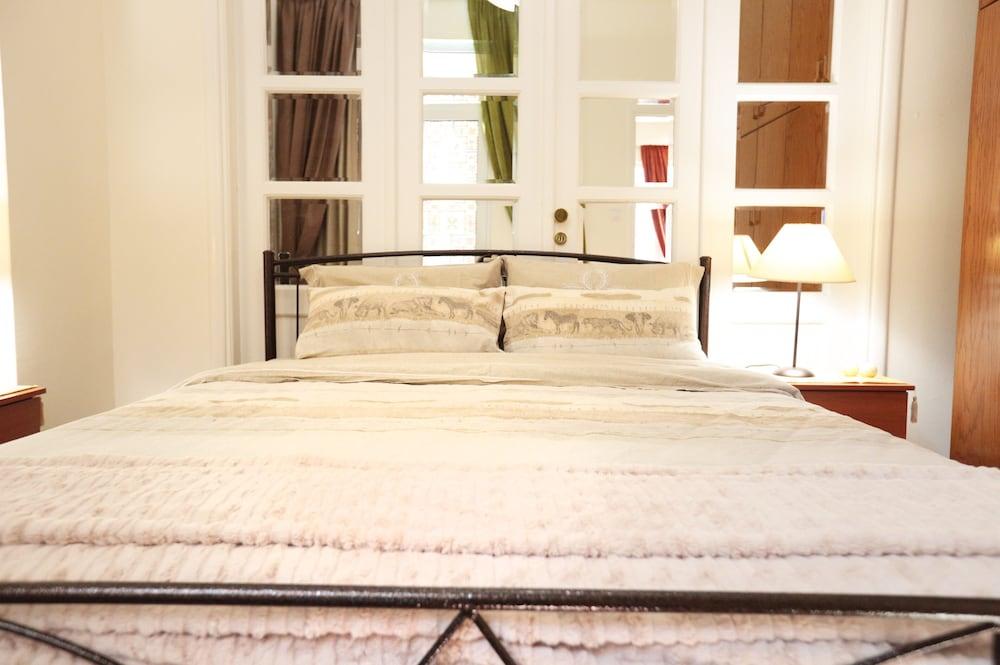 Residence Of Kanella